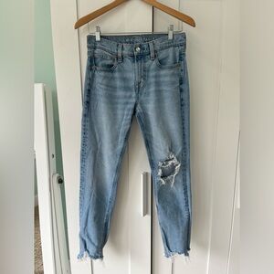 American Eagle 90s skinny ripped jeans. Size 4 short.